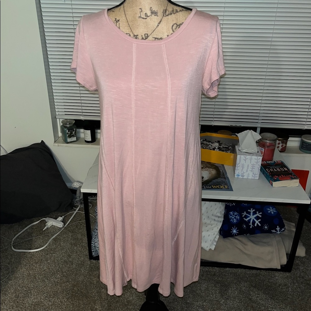 Olive & Oak pink knee length short sleeve dress